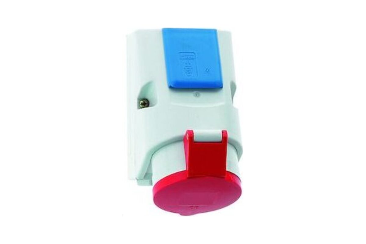 Combinatiekast met CEE-aansluiting en standaardcontactdoos