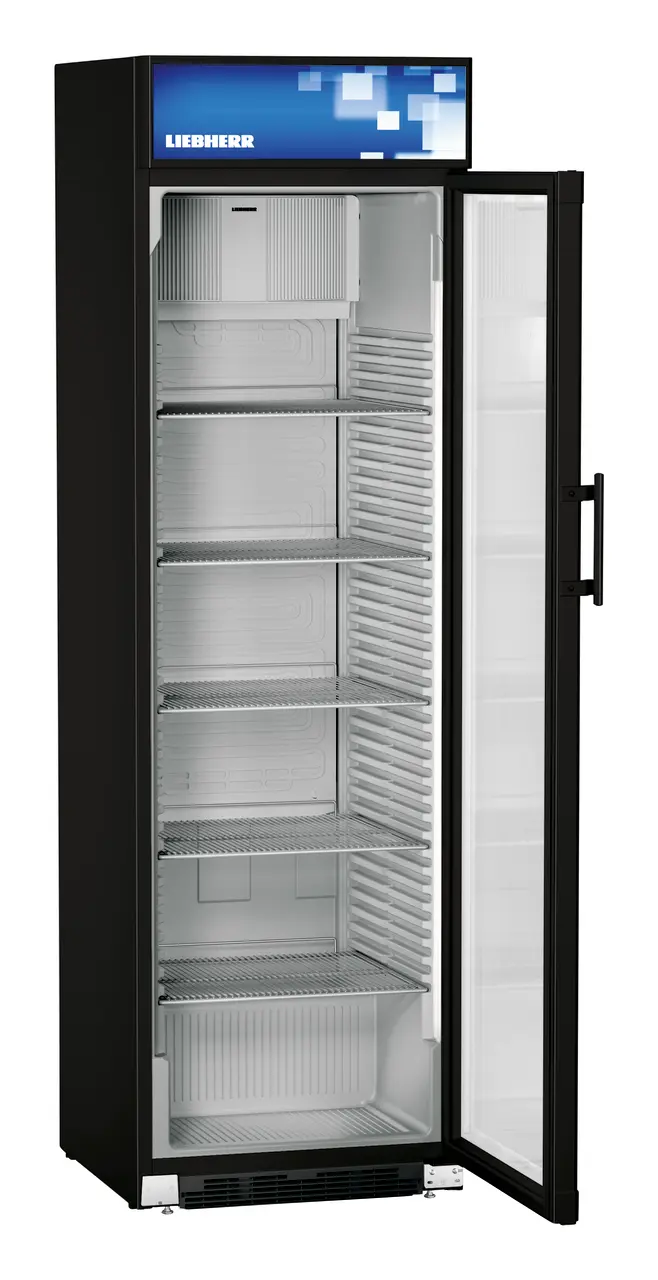 Zwarte Liebherr FKDv 4213 displaykoeler met geopende glazen deur.