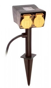 2 stopcontacten met aardpen, kleur: zwart met geel, H05RN-F